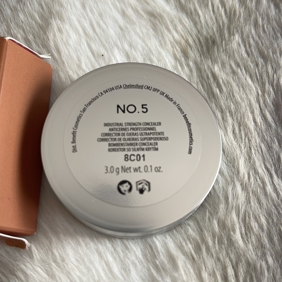 Benefit Boi-ing Full Coverage Cream Concealer - Picture 2 of 3